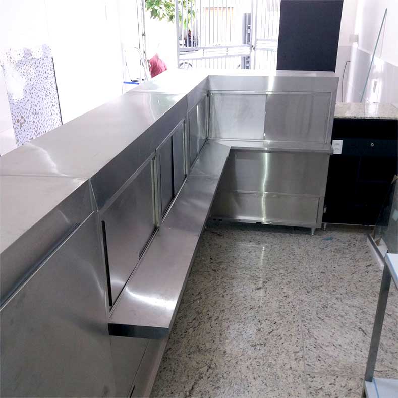 FreeArt - Vista interna do expositor de carnes resfriadas e congelados.