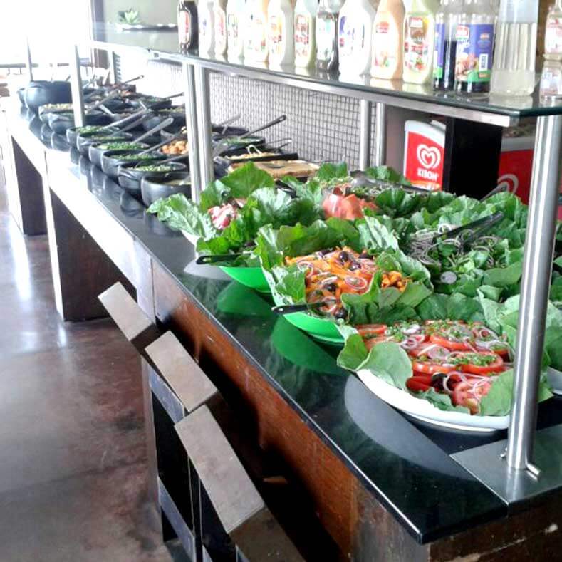 FreeArt - Expositor self service em aço corten e tampo retrátil.